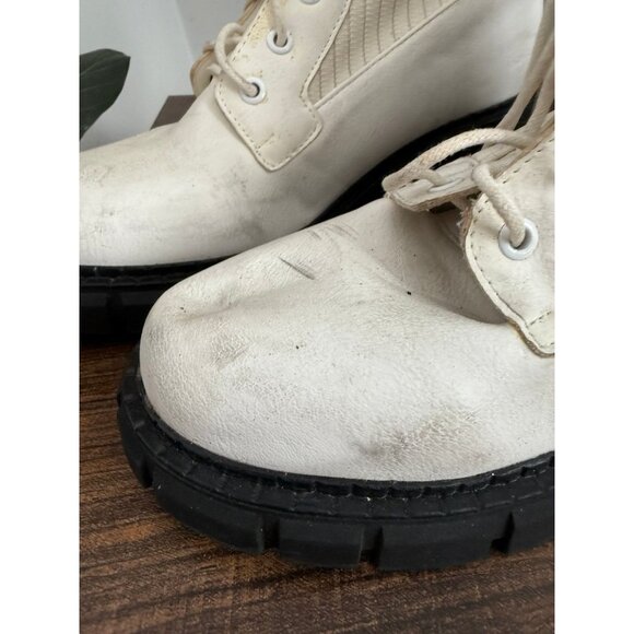 Unilady women’s size 6.5 white heeled boots - Picture 3 of 11